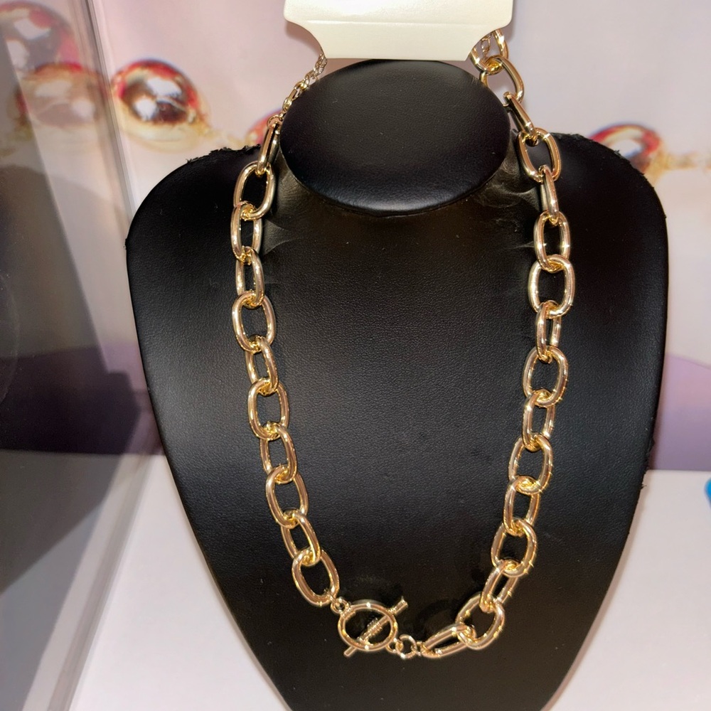 Chain Link Necklace, NWT. - Picture 2 of 2